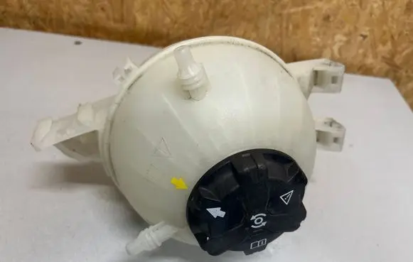 BMW iX3 G08 Coolant expansion tank/reservoir 7925685