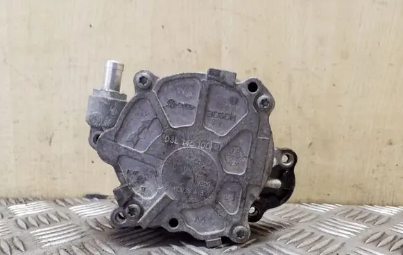 Volkswagen Tiguan Vacuum pump 03L145100