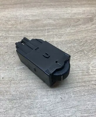 Mitsubishi Carisma Headlight level height control switch MR114337 04001000
