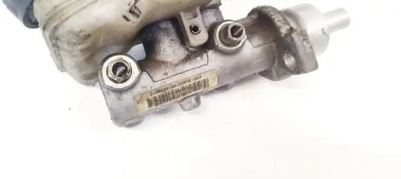 Master brake cylinder