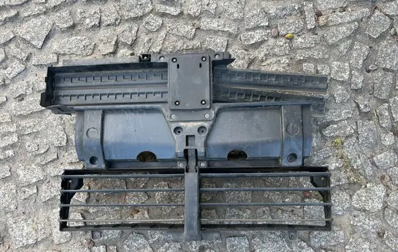 BMW 2 F45 Intercooler air guide/duct channel 7338207