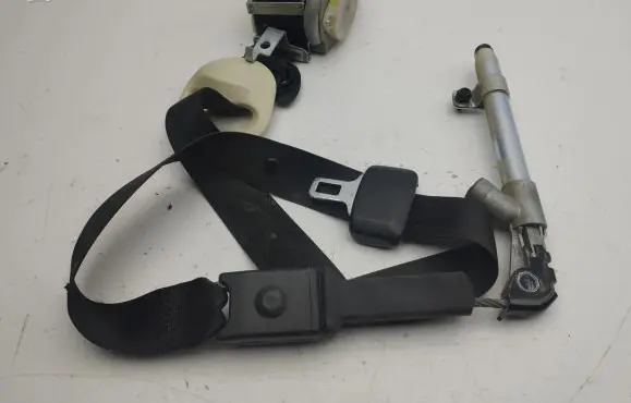 Tesla Model S Front seatbelt 200249B9