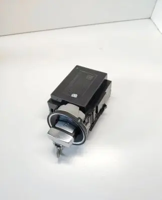 Volkswagen PASSAT B6 Ignition lock 3C0905843R 33303401 0108011S