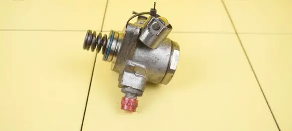 Volkswagen Polo V 6R Fuel injection high pressure pump 15SP43