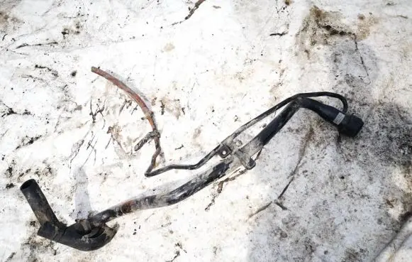 Toyota Corolla E120 E130 Fuel tank filler neck pipe 20201110