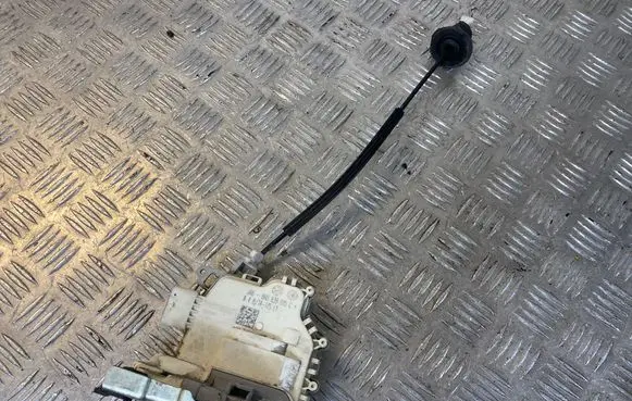 Audi A4 S4 B8 8K Rear door lock 8K0839015C