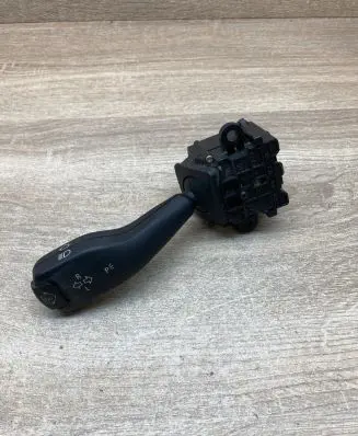 BMW 5 E39 Indicator stalk 8363668 01104010