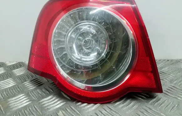Volkswagen PASSAT B6 Rear/tail lights 3C5945095C