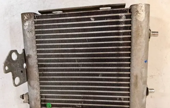 Engine oil radiator