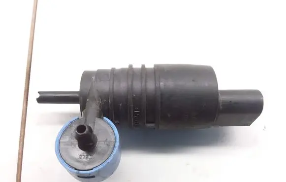 Skoda Octavia Mk2 (1Z) Windscreen/windshield washer pump 1009550010 279D1