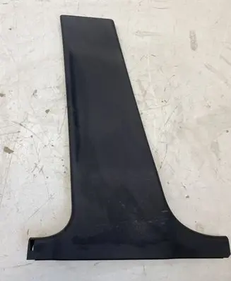 Mercedes-Benz C W204 (B) pillar trim (bottom) A2046900525