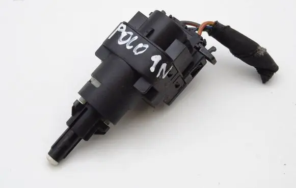 Volkswagen Polo IV 9N3 Brake pedal sensor switch 6Q0945511
