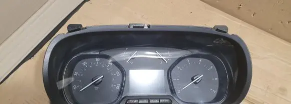 Peugeot Expert Speedometer (instrument cluster) 9831168880