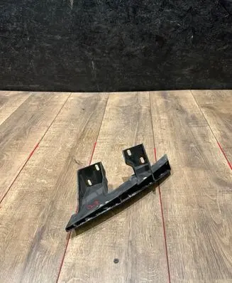 Audi Q7 4L Front bumper mounting bracket 4L0807334