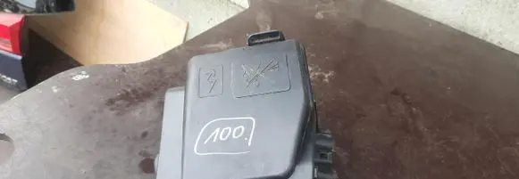 Renault Captur Fuse box set 243809584R