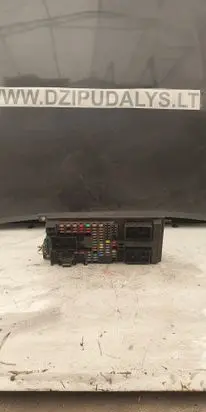 Land Rover Discovery 3 - LR3 Fuse module YQE500300