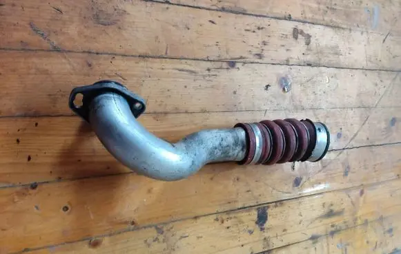Intercooler hose/pipe