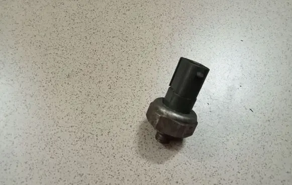 Air conditioning (A/C) pressure sensor