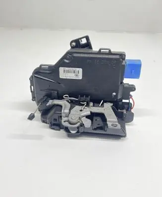 Volkswagen Touran I Rear door lock 7L0839016D 1120065