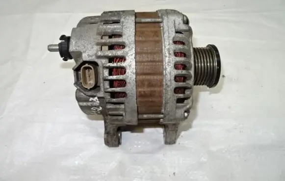 Nissan Juke I F15 Generator/alternator 23100BV80A