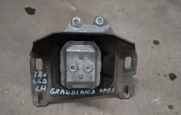 Opel Grandland X Engine mount bracket 17357R01