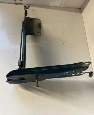 Audi 80 90 S2 B4 Headlight/headlamp mounting bracket 893010107