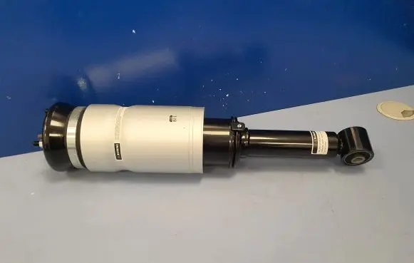 Land Rover Discovery 3 - LR3 Front air suspension shock absorber LR016403 LR016414 LR016415
