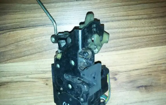 Fiat Marea Front door lock