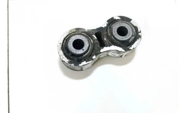 Volvo XC90 Engine mount bracket 30666394