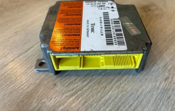 Mercedes-Benz E W210 Airbag control unit/module 0028203226 A0028203226
