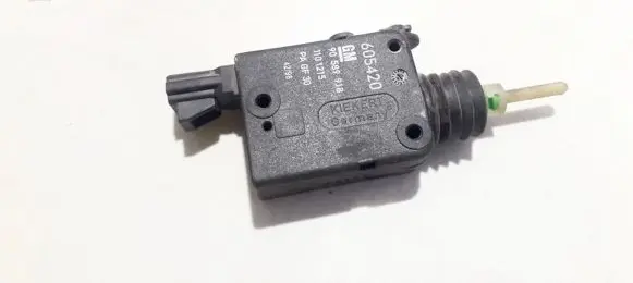 Opel Zafira A Central locking motor 90589918 1101215
