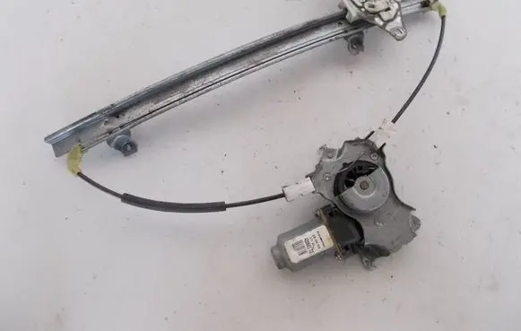 Nissan Almera Tino Front door window regulator with motor 400601T3