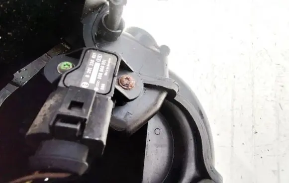 Volkswagen Golf IV Air pressure sensor 0261230031 06B906051