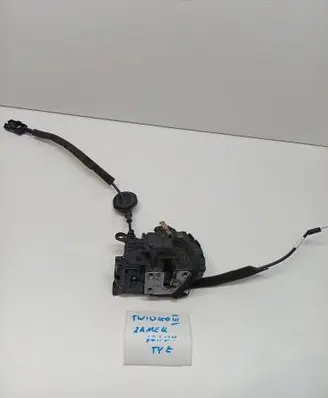 Renault Twingo III Rear door lock 825022177R 40727217