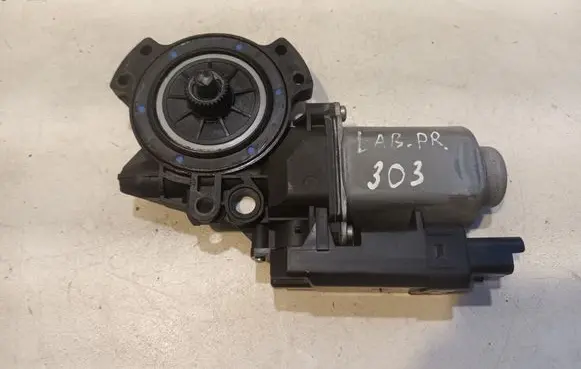 KIA Ceed Front door window regulator motor 402054D