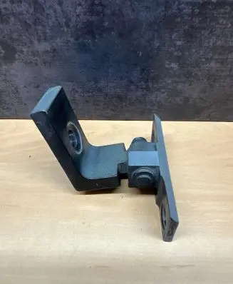 BMW 5 E60 E61 Front door upper hinge 068074