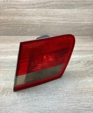 Tailgate rear/tail lights