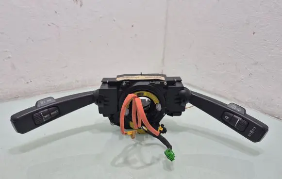 Volvo V50 Wiper turn signal indicator stalk/switch P31313108