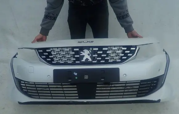 Peugeot 508 Front bumper