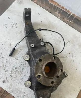 BMW 6 F06 Gran coupe Front wheel hub