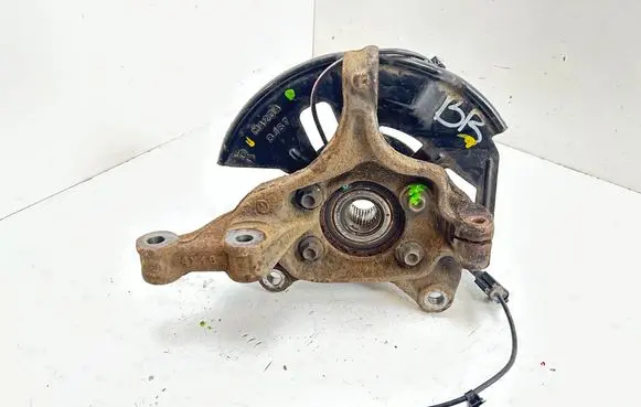 Mazda 3 II Front wheel hub BJS7