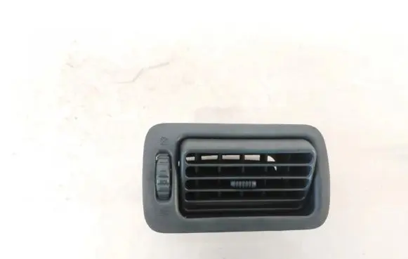Toyota Avensis T220 Dash center air vent grill