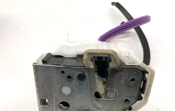 Fiat Tipo Front door lock 519839440