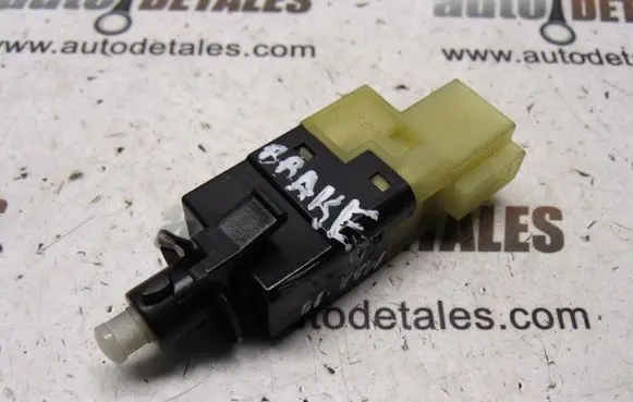 Mercedes-Benz A W169 Brake pedal sensor switch A0015456709