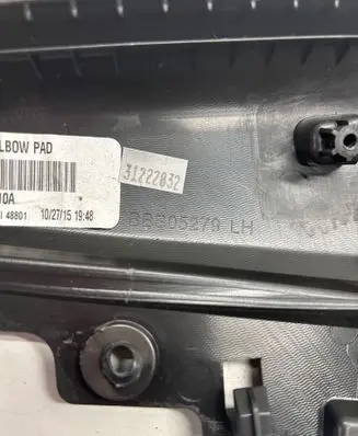 Chevrolet Camaro Front door card panel trim BbS05279LH