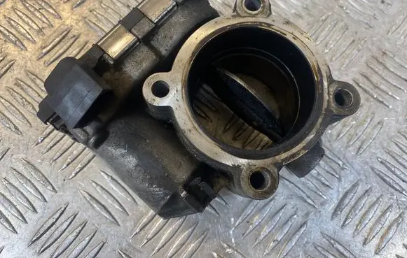 Mercedes-Benz E W211 Throttle valve A6420900070 DK0034
