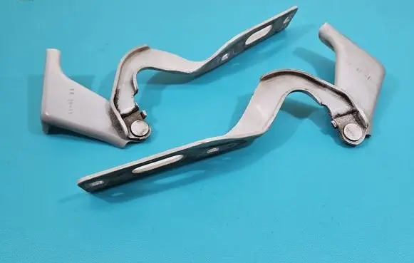 Seat Leon (5F) Engine bonnet/hood hinges 5F0823302A IMPRK1516873