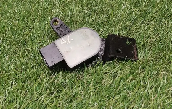 Audi A4 S4 B6 8E 8H Yaw turn rate sensor 8E0907503