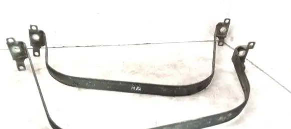 Fuel tank mounting bracket