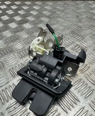 Audi A6 S6 C7 4G Tailgate/trunk/boot lock/catch/latch 8R0827505